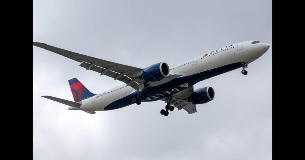 Delta Flight DL275 Japan Diversion LAX: Full Report & Analysis